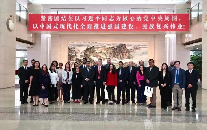 China promueve una relación más estrecha con América Latina