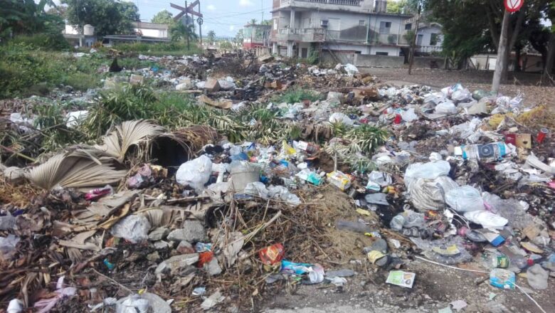 La intercepción de dos calles cabaiguanenses en peligro de desaparecer (+Fotos)