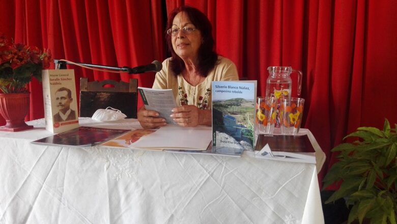 Arriba a sus setenta y un años, una apasionada de la historia del terruño y defensora del patrimonio local (+Fotos)