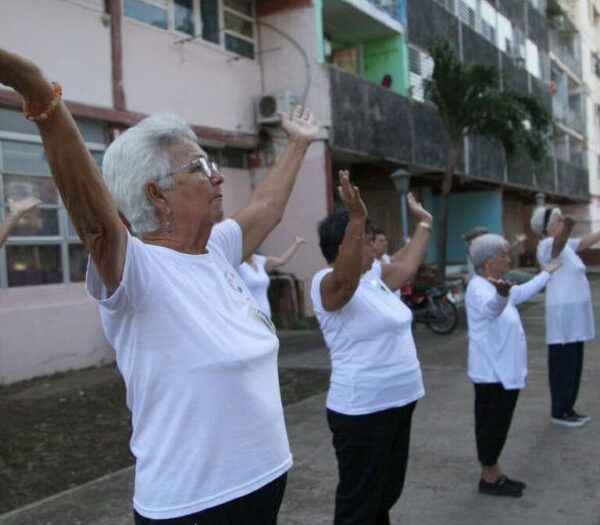Marina, Divaldo y el cuidado integral de los “abuelos” en Sancti Spíritus
