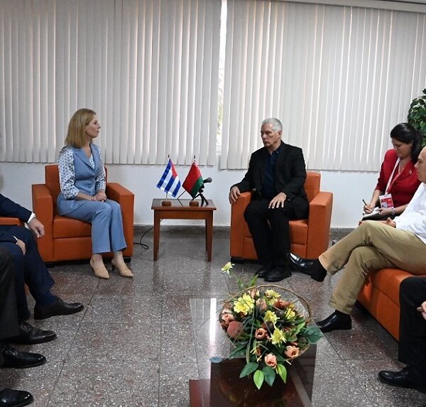 Díaz-Canel recibe a presidenta del Partido Bélaya Rus para fortalecer vínculos Cuba-Belarús