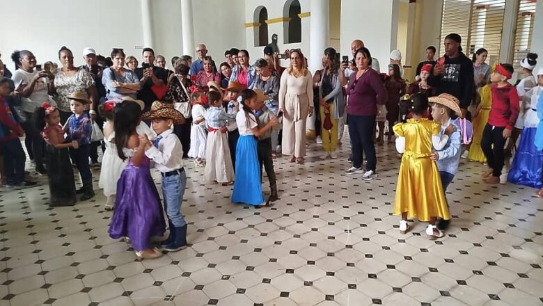 Realizaron en Cabaiguán taller expositivo de los resultados del tercer perfeccionamiento de la enseñanza (+ Audio y Fotos)