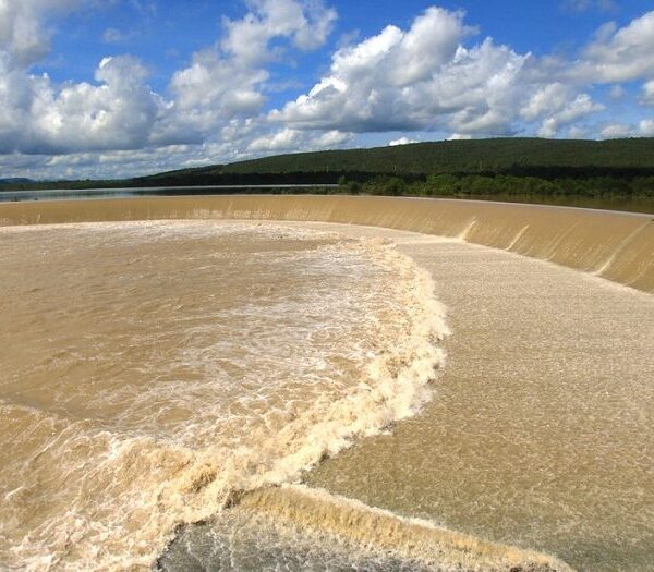 La Yaya, principal embalse de Guantánamo, vierte por sexta vez en medio siglo