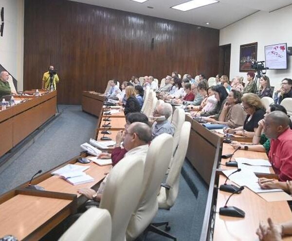 Cuba refuerza la atención pediátrica ante el avance del Chikungunya