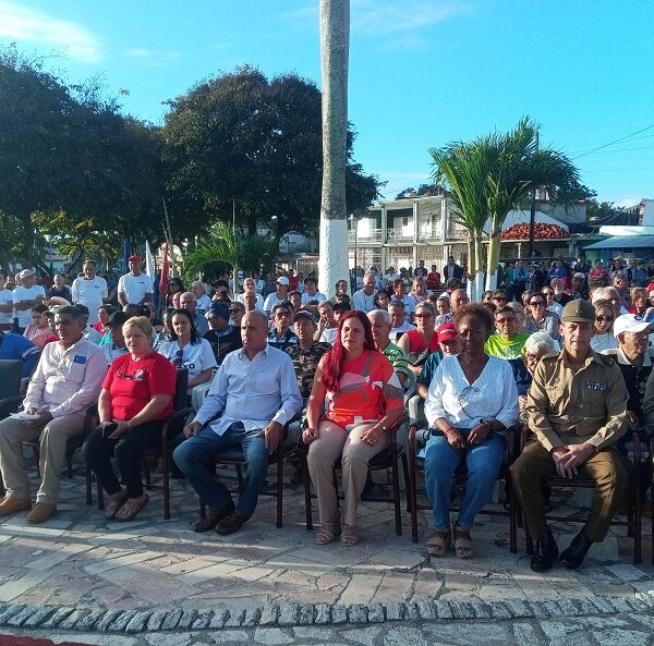 A 67 años de su liberación, los cabaiguanenses ratificaron su compromiso con Fidel y la Revolución (+Audio y Fotos)