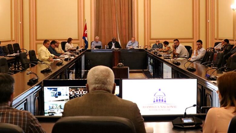 Consejo de Estado de Cuba da luz verde a tres decretos‑leyes en materia económica