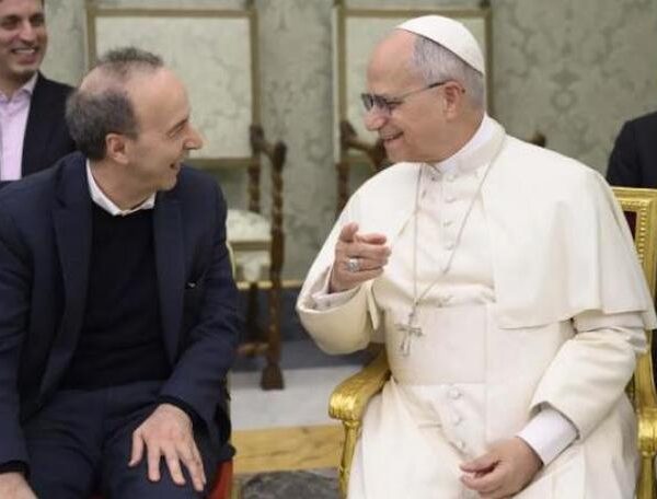 El papa reclama una acción coordinada de toda la sociedad para regular la IA