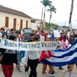Desfilaron niños, adolescentes y jóvenes cabaiguanenses para rendir homenaje a Martí y a Fidel (+Fotos)