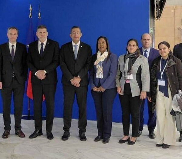 Cuba expone al Club de París su situación, agravada por el bloqueo