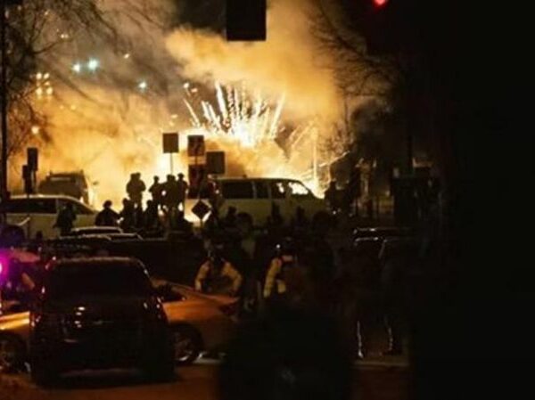 Hospitalizados tres niños tras ataque del ICE en Minneapolis