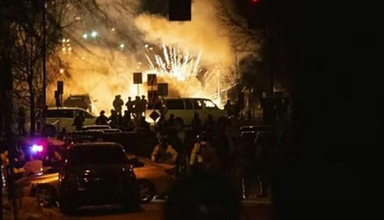 Hospitalizados tres niños tras ataque del ICE en Minneapolis