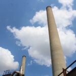 Melanio aguarda con las botas puestas