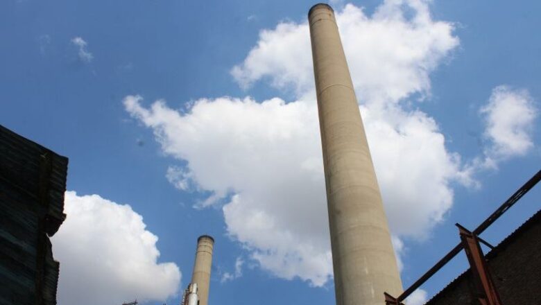 Melanio aguarda con las botas puestas