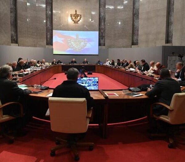 Consejo de Ministros aboga por implementar las transformaciones más necesarias al modelo económico y social