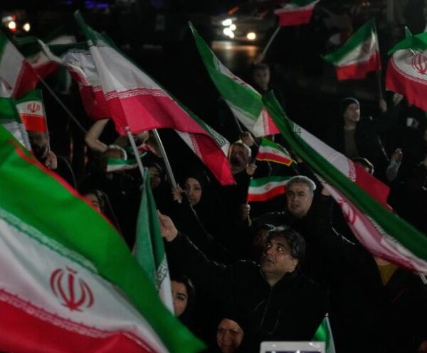 La propuesta de negociaciones de EE.UU. es una admisión de su derrota, afirma canciller iraní