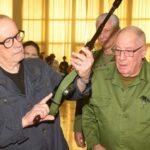 Cantautor Silvio Rodríguez ya tiene su arma de combate