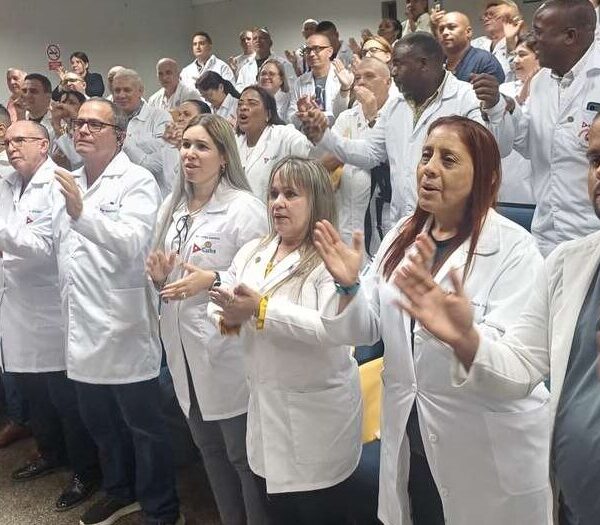 Previo a su retorno, médicos cubanos agradecen al pueblo humilde y noble de Guatemala