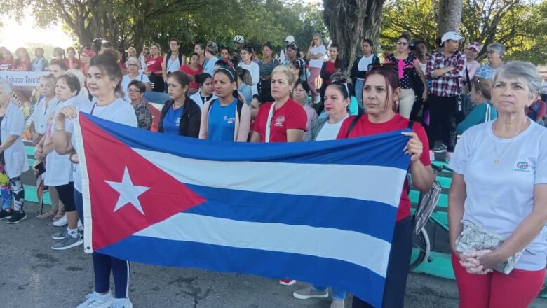 Condenan mujeres cabaiguanenses bloqueo de Estados Unidos a Cuba durante la conmemoración del aniversario 96 del natalicio de Vilma (+Audio y Fotos)