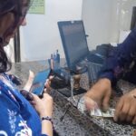 Espirituanos reciben remesas en dólares en efectivo