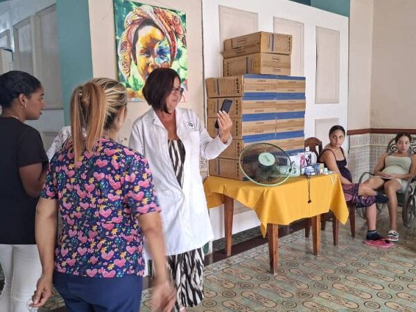 Colaboradores trinitarios en México entregan donativo al Hogar Materno Municipal
