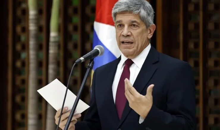 Destaca Minrex legalidad del proceso de nacionalización en Cuba