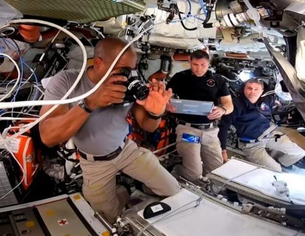 Misión Artemis II casi a mitad de camino en viaje a la Luna