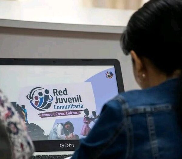 Jóvenes espirituanos celebran la victoria de Playa Girón y el Primero de Mayo