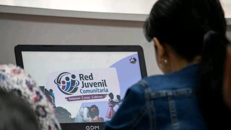 Jóvenes espirituanos celebran la victoria de Playa Girón y el Primero de Mayo