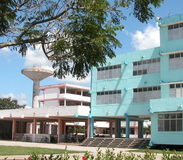 Próximos a llegar a la meta estudiantes de la EIDE en Sancti Spíritus