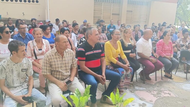 Reconocen labor de trabajadores y cuadros del sector educacional en cierre del curso escolar en Cabaiguán (+ Audio y Fotos)