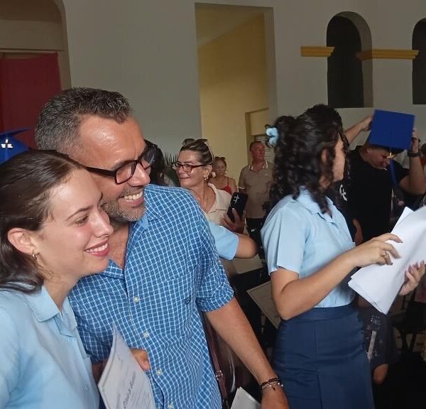 Gradúa Cabaiguán más de un centenar de bachilleres y una decena de maestros  (+ Audio y Fotos)