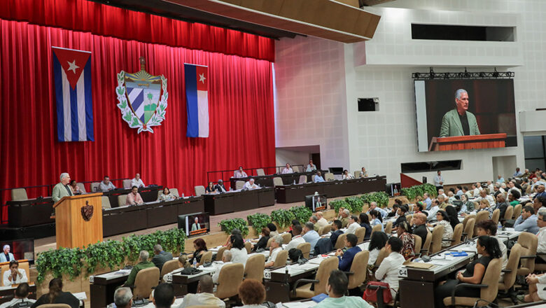 Díaz-Canel: Cuba vive las horas más difíciles de este siglo y tenemos la responsabilidad de salvarla