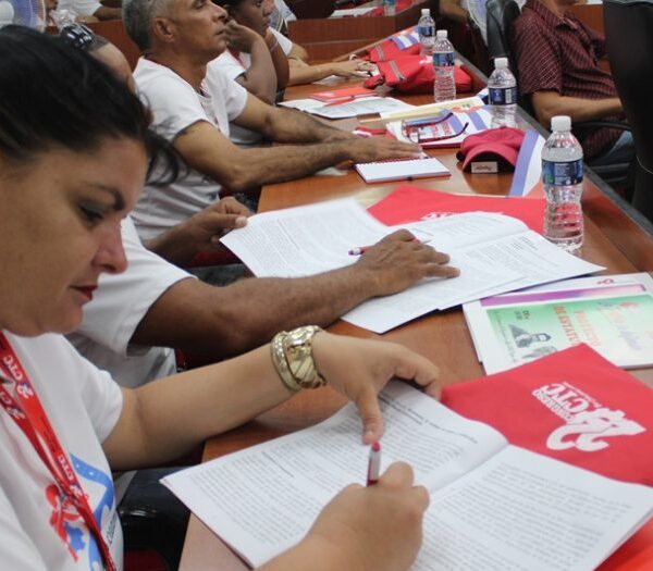 Participa delegación espirituana en clausura del 22 Congreso de la CTC