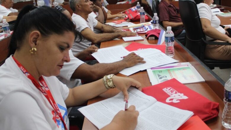 Participa delegación espirituana en clausura del 22 Congreso de la CTC