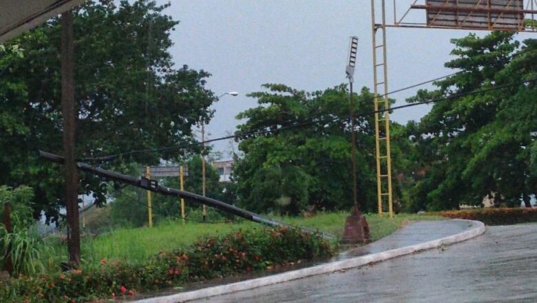 Tormenta local severa deja sin servicio eléctrico a toda la ciudad de Sancti Spíritus