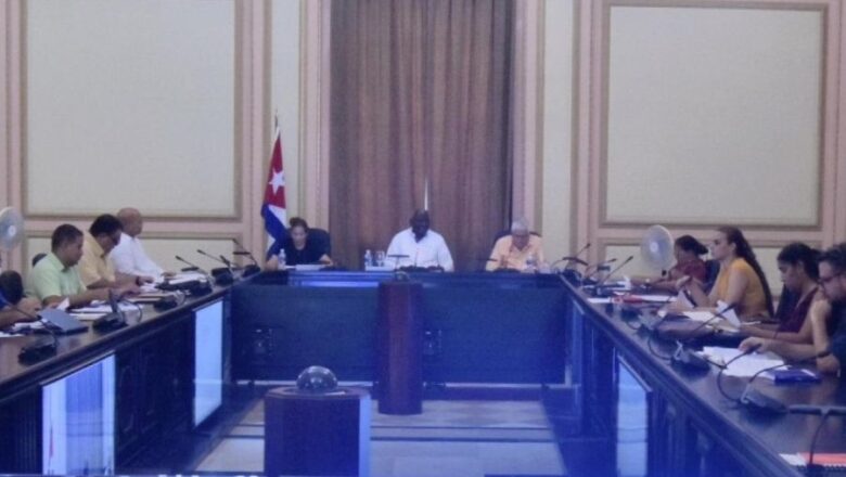 Cuba: aprueban decretos leyes relacionados con transformaciones económicas y sociales