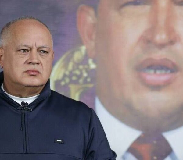Diosdado Cabello desmonta campañas de mentiras contra Venezuela