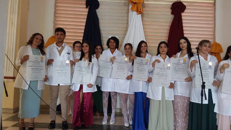 Graduación de Ciencias Médicas en Cabaiguán rinde homenaje al legado del Comandante en su centenario (+ Fotos)        