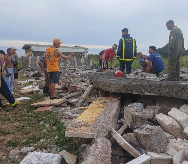 Dos lesionados en derrumbe de una nave de prefabricado en Colón, Matanzas
