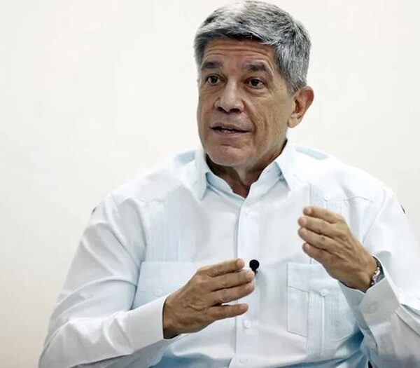 Denuncia Cuba bloqueo criminal de EEUU y persecución a médicos