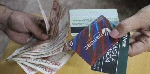 Cobrar más por pagos electrónicos es ilegal