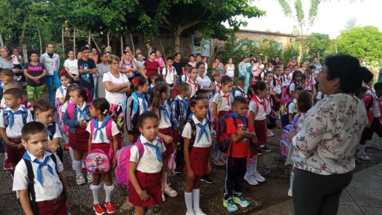 Inició curso escolar 2026-2027 en escuela primaria Pepito Tey de la comunidad de Punta Diamante (+Fotos)