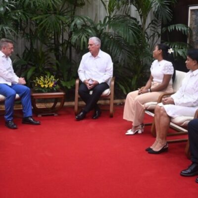 Recibe Díaz-Canel al titular del Comité Paralímpico Internacional