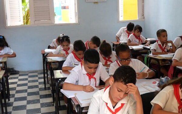 Sancti Spíritus regresa a las aulas