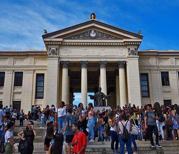 La presencialidad en la educación universitaria: un desafío necesario