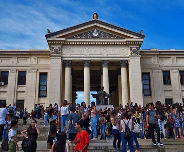 La presencialidad en la educación universitaria: un desafío necesario