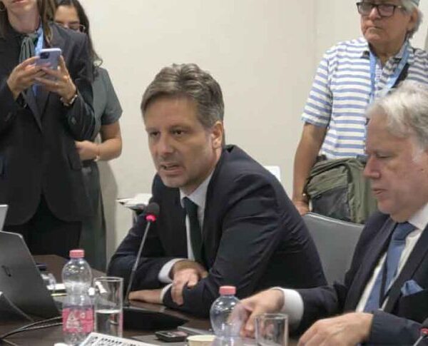 En París denuncia contra Estados Unidos por daños a salud de niños cubanos
