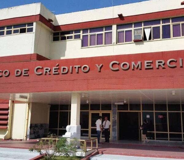Día del Trabajador Bancario en Cuba: En Sancti Spíritus acto central nacional
