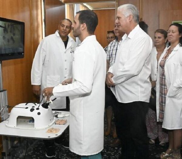 Díaz-Canel a personal de la Salud: «Ustedes son parte de nuestra victoria en la ONU»