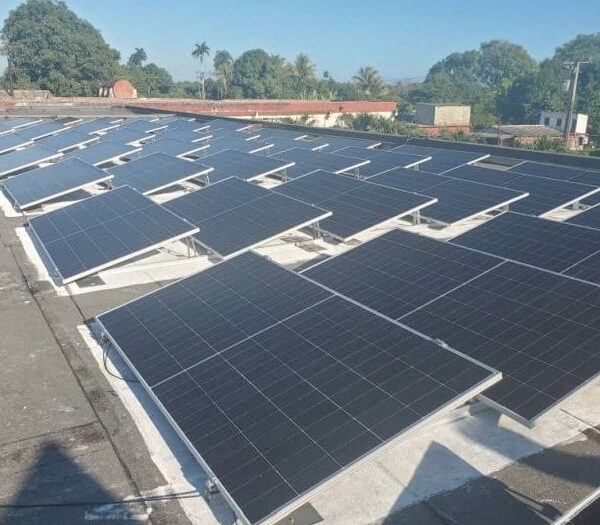 La solidaridad alumbra el Hospital de Yaguajay